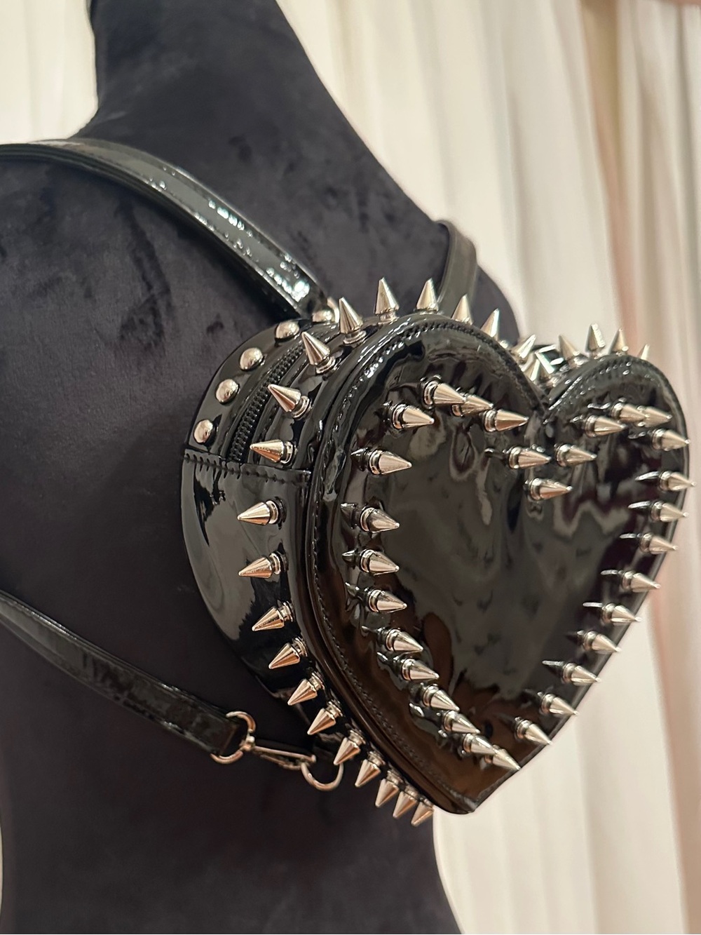 Edgy Heart Shaped Silver Spiked Studded Purse Crossbody Patent Faux-Leather NWOT